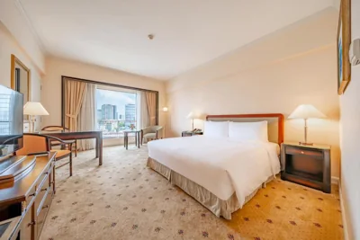Deluxe King nhìn ra thành phố — Lotte Hotel Saigon