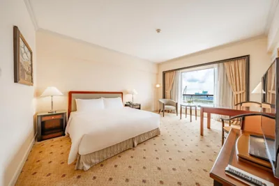 Deluxe King nhìn ra sông — Lotte Hotel Saigon